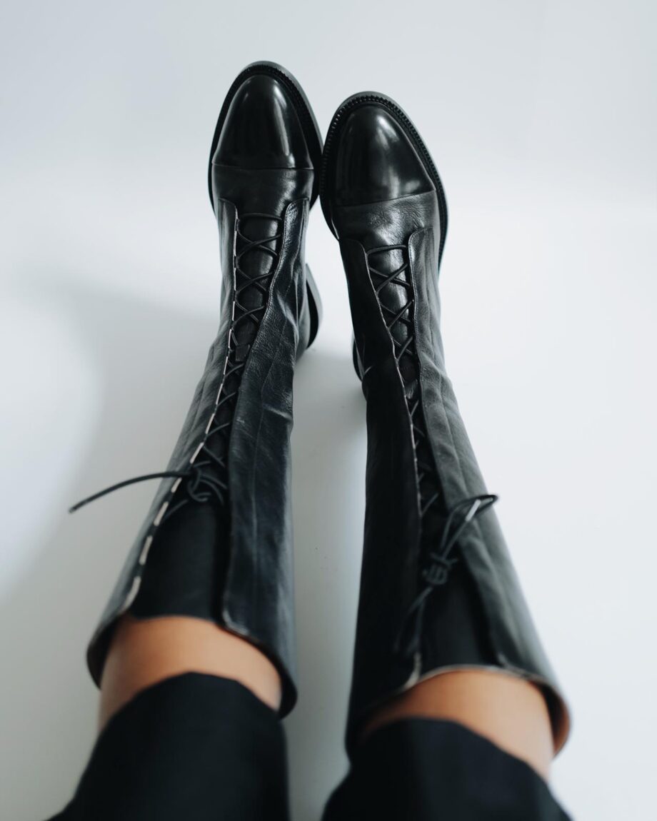 HIGH LEATHER BROGUE BOOTS